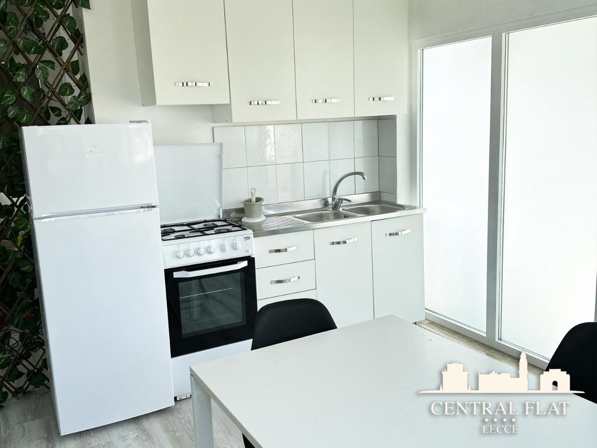 Lecce Central Flat - Attico Con Patio E Parcheggio Privato 아파트 외부 사진