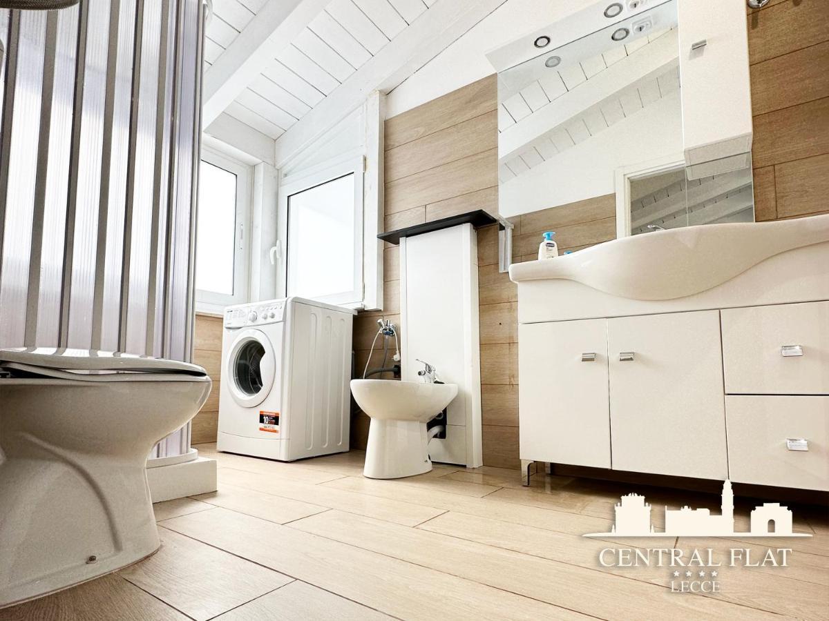 Lecce Central Flat - Attico Con Patio E Parcheggio Privato 아파트 외부 사진