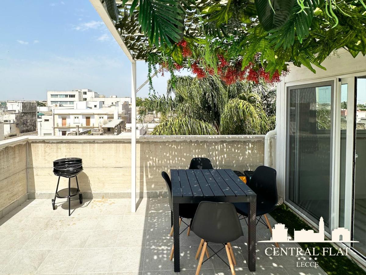 Lecce Central Flat - Attico Con Patio E Parcheggio Privato 아파트 외부 사진